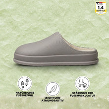 Lade das Bild in den Galerie-Viewer, FeelFree Slipper - ergonomische & rutschfeste Winterslipper